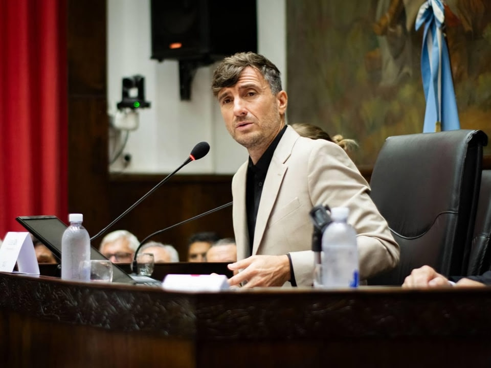 NOTICIAS MORON:MORON PRESENTOE EL PRESUPUESTO 2026 